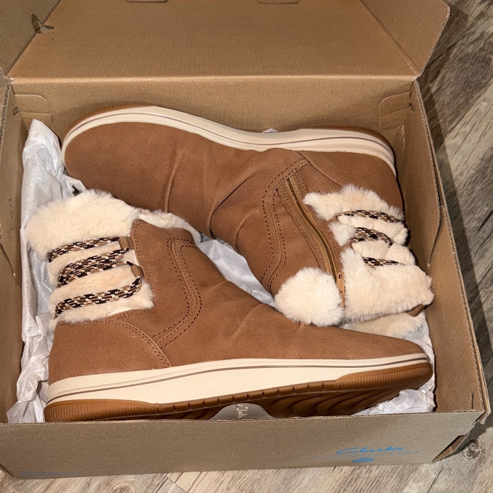 Clarks Chestnut Suede-Look Faux-Shearling Ankle Boots